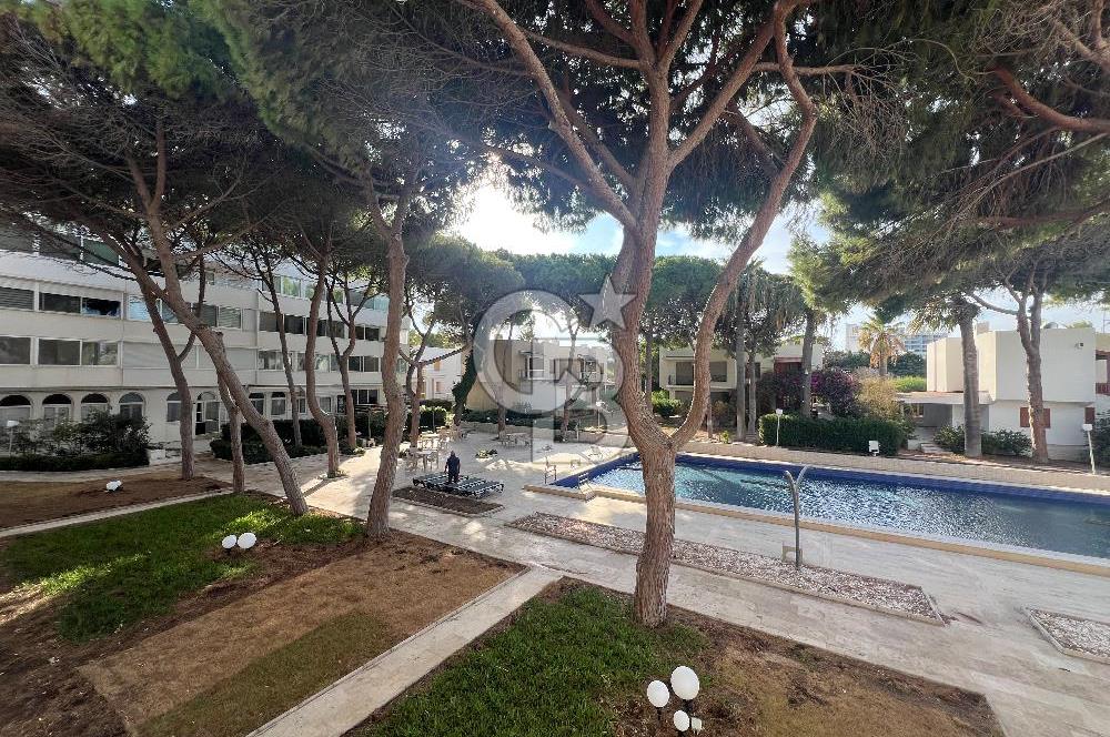 Çeşme Boyalık’ta Site İçi Denize Sıfır 2+1 Kiralık Daire