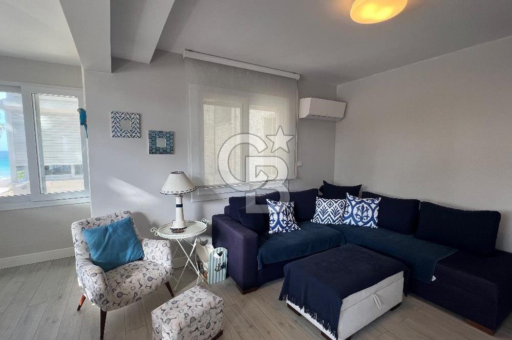 Çeşme Boyalık’ta Site İçi Denize Sıfır 2+1 Kiralık Daire