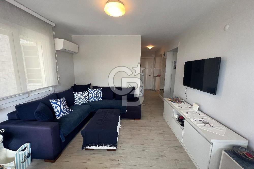 Çeşme Boyalık’ta Site İçi Denize Sıfır 2+1 Kiralık Daire