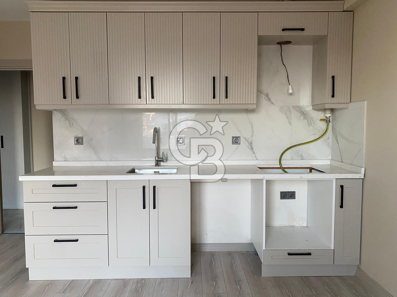 ÇANAKKALE MERKEZ KARACAÖRENDE SATILIK GENİŞ TERASLI 1+1 DAİRE!