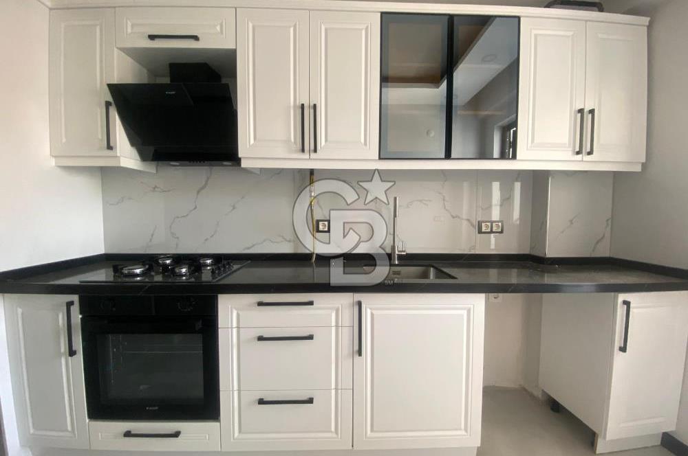 ÇANAKKALE MERKEZ BARBAROS'TA CADDE ÜZERİ SATILIK SIFIR GENİŞ 2+1 DAİRE!