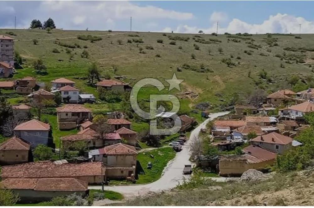 Denizli Çivril Bozdağ’da Müstakil Bağ – Yola Cepheli