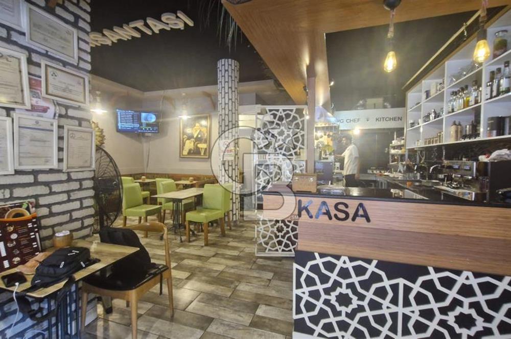 KARŞIYAKA ÇARŞI İÇİNDE YÜKSEK CİROLU DEVREN SATILIK CAFE