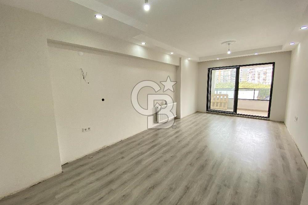 KADIKÖY'DE 0 BİNADA DAĞ MANZARALI 2+1 GENİŞ DAİRE