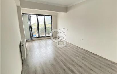 KADIKÖY'DE 0 BİNADA DAĞ MANZARALI 2+1 GENİŞ DAİRE