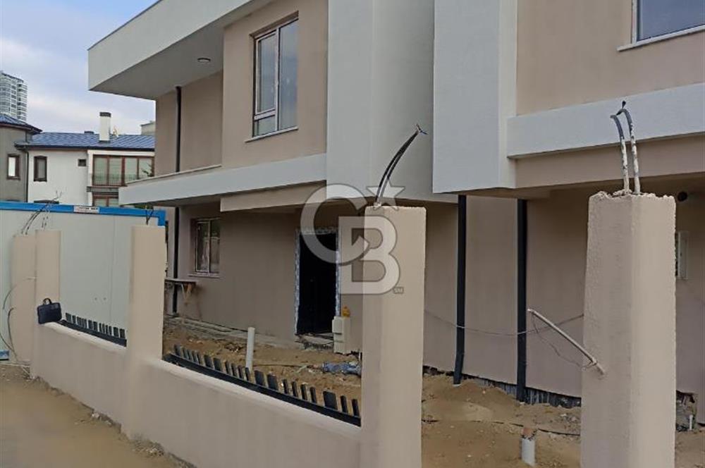Alacaatlı da Muhteşem Konumlu Natamam İkiz Villa