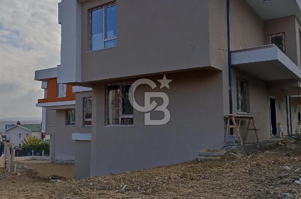 Alacaatlı da Muhteşem Konumlu Natamam İkiz Villa