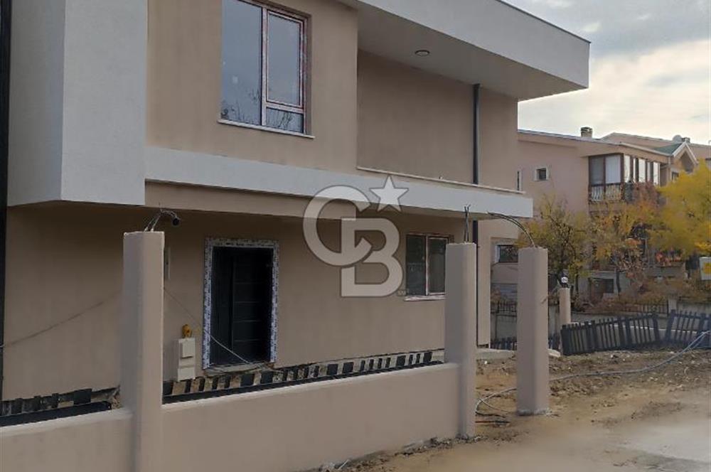 Alacaatlı da Muhteşem Konumlu Natamam İkiz Villa