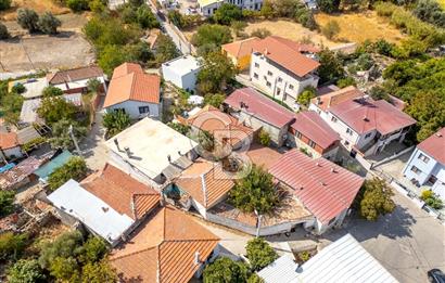 URLA ÖZBEK MAH. RESTORASYONA UYGUN SATILIK TAŞ EV
