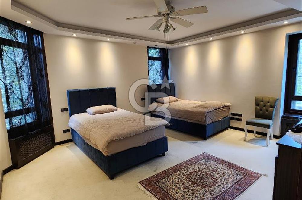 Suadiye'de Prestijli Bölgede 4+1 , 210 m² katta tek daire