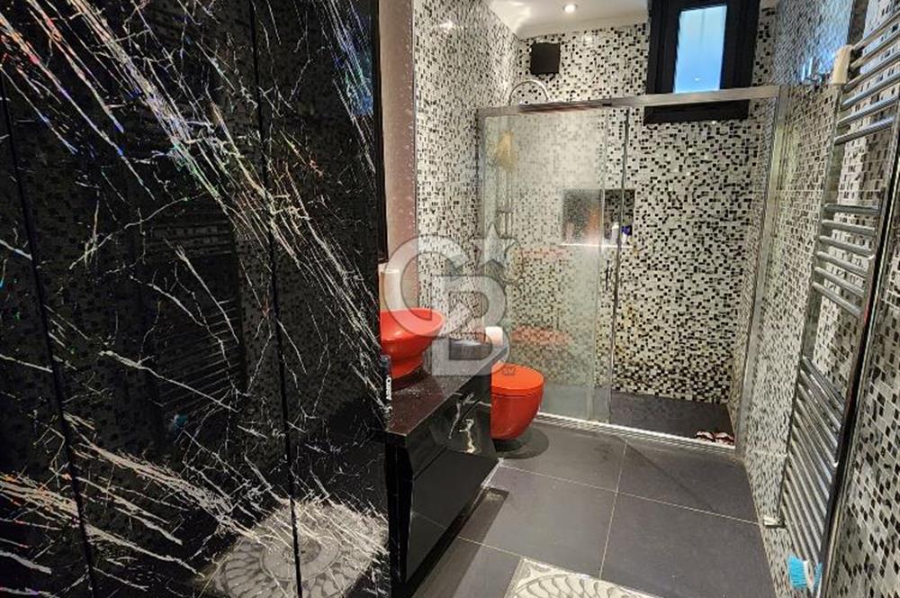 Suadiye'de Prestijli Bölgede 4+1 , 210 m² katta tek daire