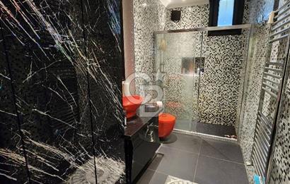 Suadiye'de Prestijli Bölgede 4+1 , 210 m² katta tek daire