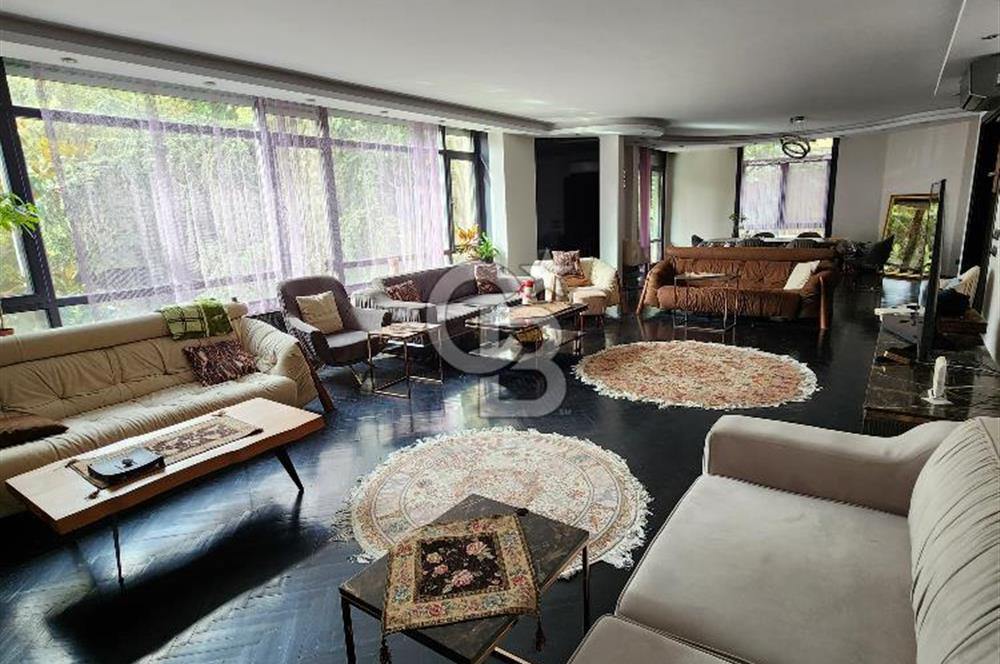 Suadiye'de Prestijli Bölgede 4+1 , 210 m² katta tek daire