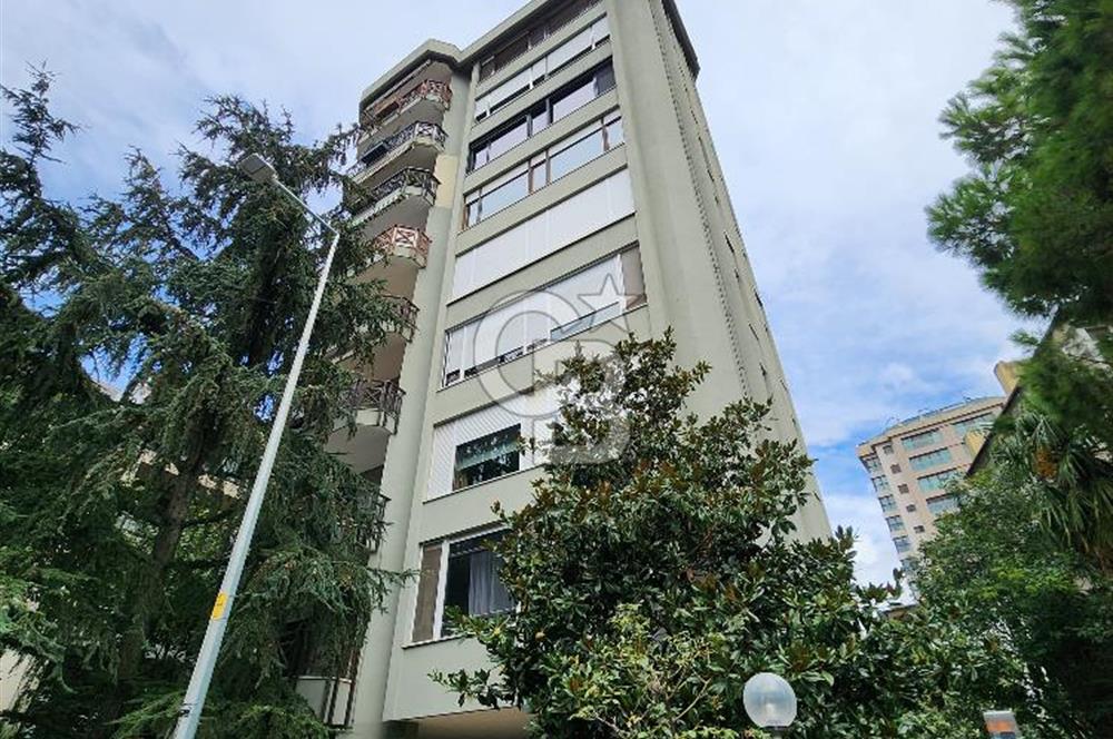 Suadiye'de Prestijli Bölgede 4+1 , 210 m² katta tek daire