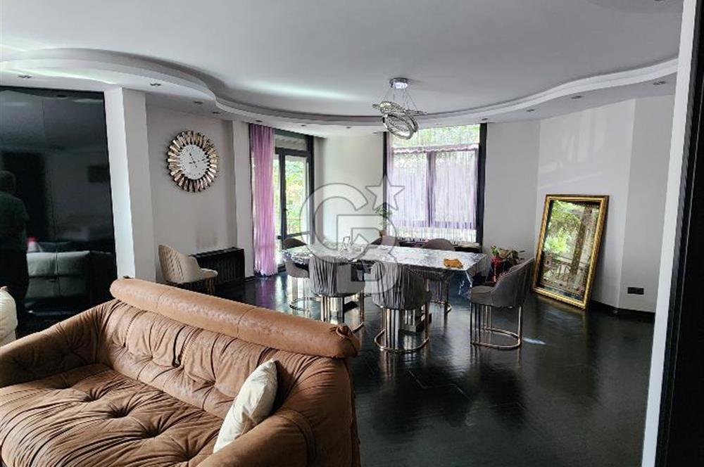Suadiye'de Prestijli Bölgede 4+1 , 210 m² katta tek daire
