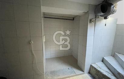 Cerrahpaşa’da Ana Cadde Üzerinde Köşe Konumlu Kiralık Şık Dükkan