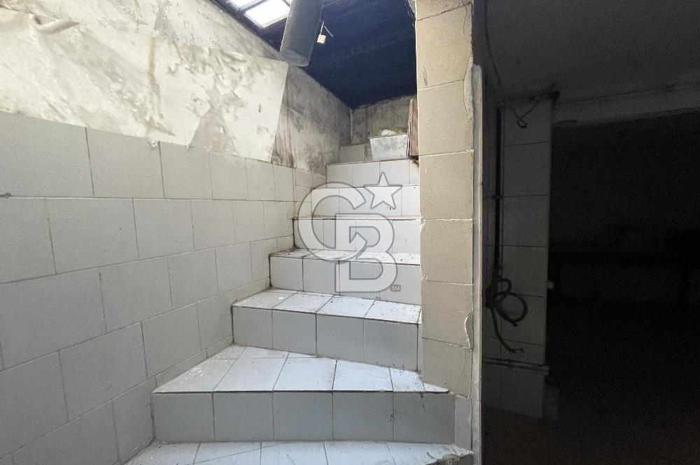 Cerrahpaşa’da Ana Cadde Üzerinde Köşe Konumlu Kiralık Şık Dükkan