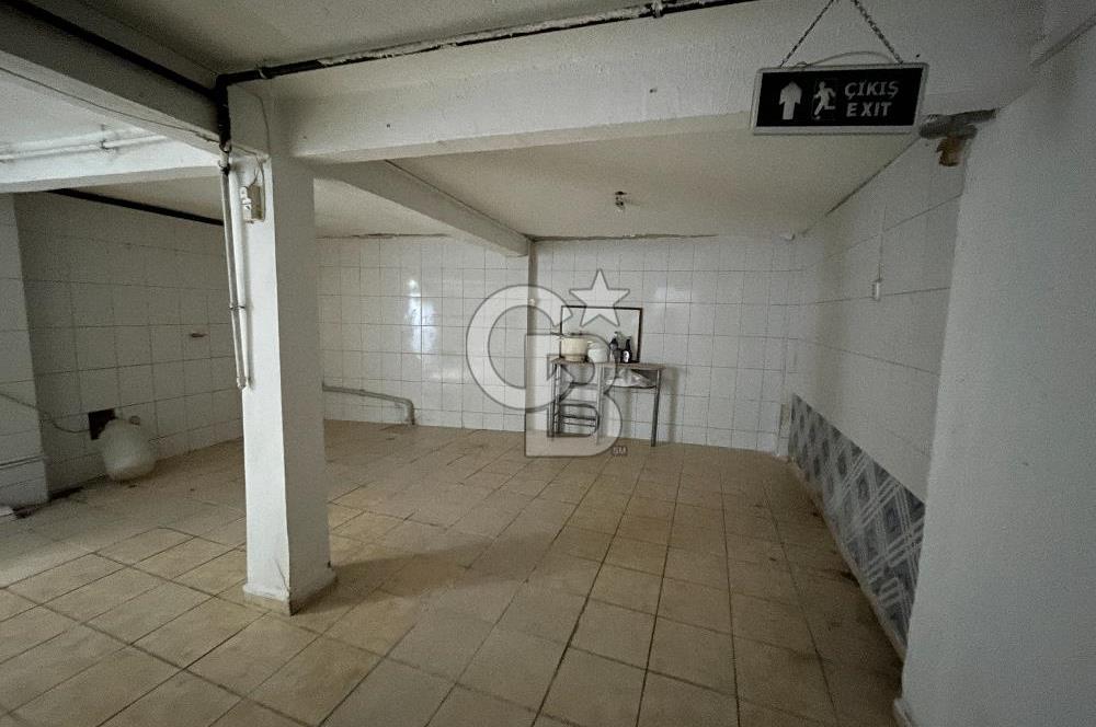 Cerrahpaşa’da Ana Cadde Üzerinde Köşe Konumlu Kiralık Şık Dükkan