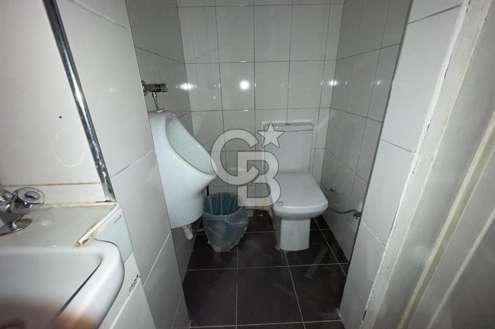 Cerrahpaşa’da Ana Cadde Üzerinde Köşe Konumlu Kiralık Şık Dükkan