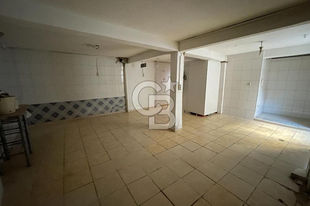 Cerrahpaşa’da Ana Cadde Üzerinde Köşe Konumlu Kiralık Şık Dükkan