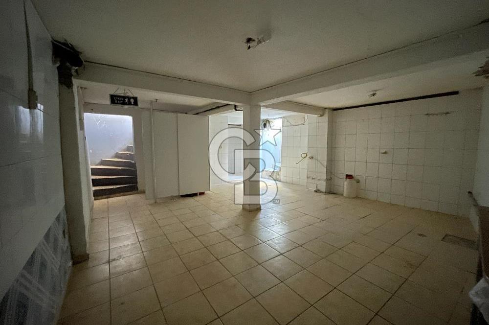 Cerrahpaşa’da Ana Cadde Üzerinde Köşe Konumlu Kiralık Şık Dükkan