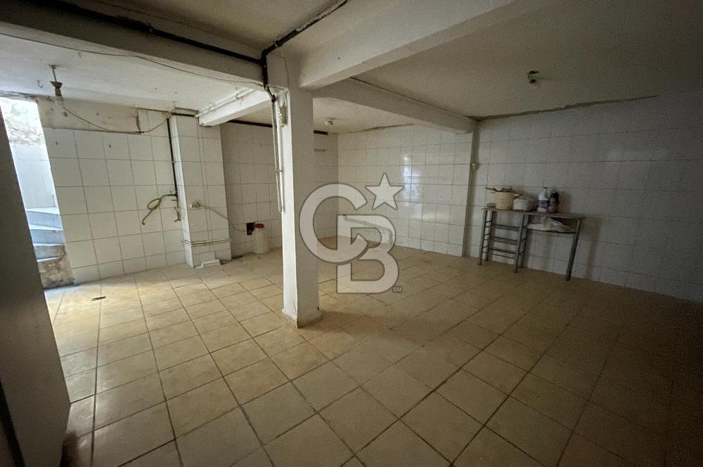 Cerrahpaşa’da Ana Cadde Üzerinde Köşe Konumlu Kiralık Şık Dükkan