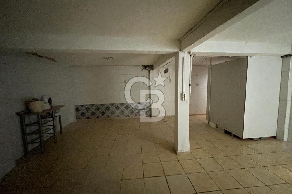 Cerrahpaşa’da Ana Cadde Üzerinde Köşe Konumlu Kiralık Şık Dükkan