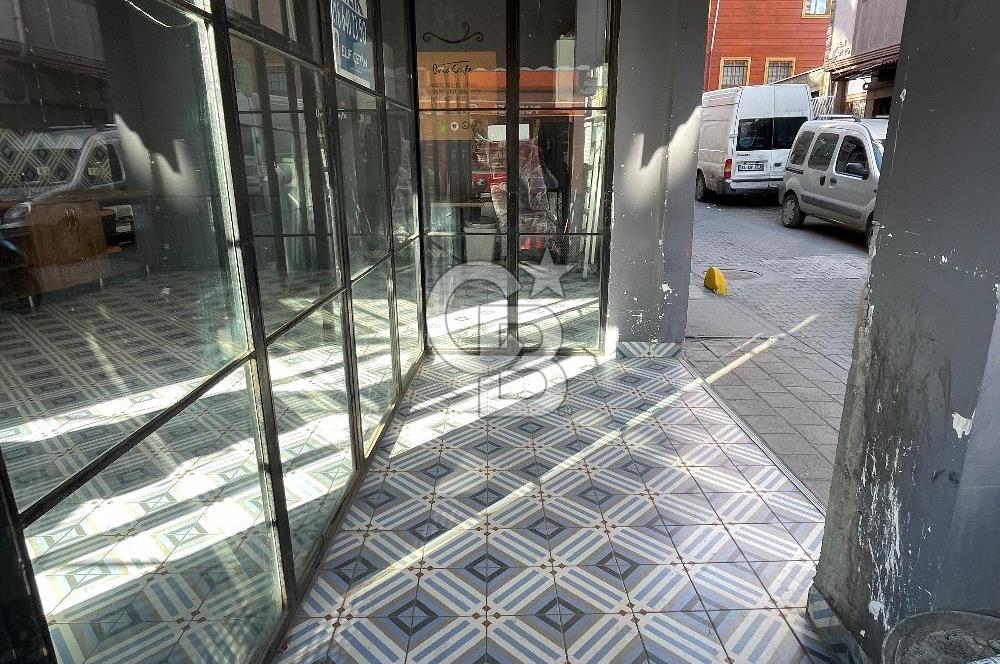 Cerrahpaşa’da Ana Cadde Üzerinde Köşe Konumlu Kiralık Şık Dükkan
