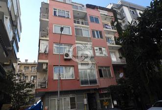 KONAK TRAMVAY DURAĞINA YAKIN KONUMDA
