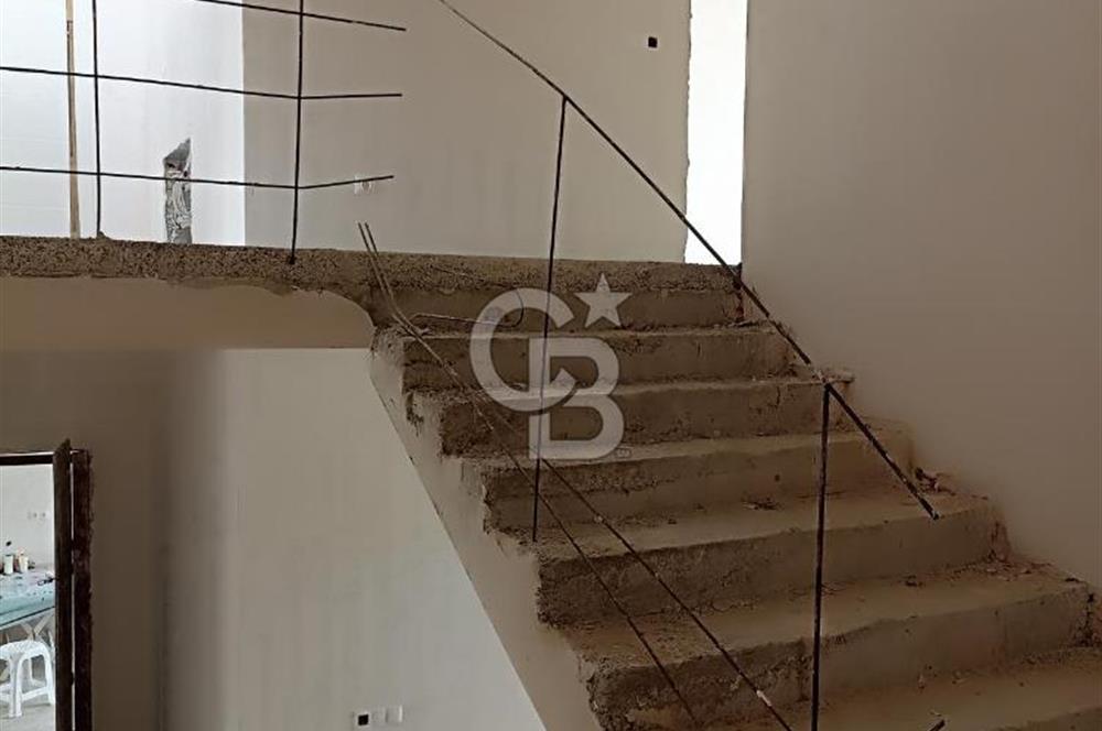 Alacaatlı'da Nakkaşevler Karşısında Natamam Tripleks Villa