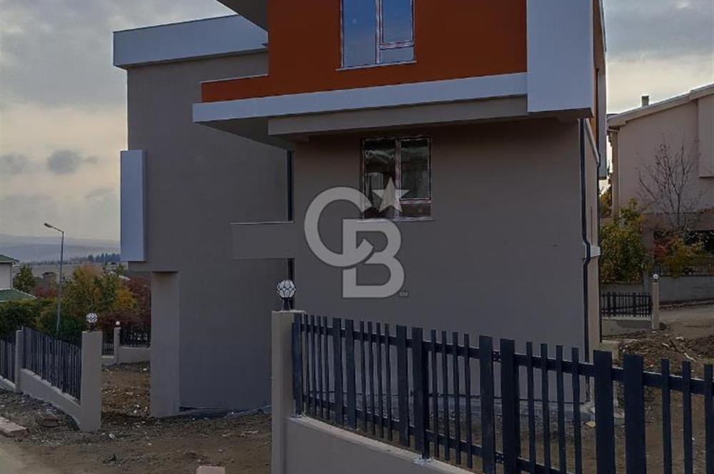 Alacaatlı'da Nakkaşevler Karşısında Natamam Tripleks Villa