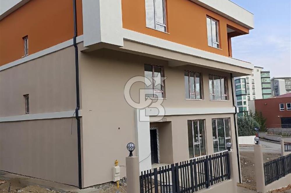 Alacaatlı'da Nakkaşevler Karşısında Natamam Tripleks Villa