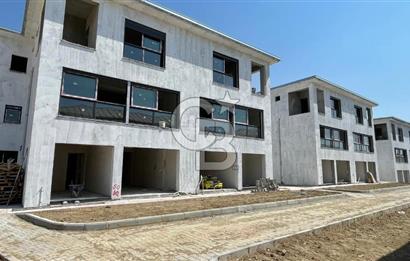 Villakent'te Havuzlu Sitede Satılık 2+1 Flat Daire