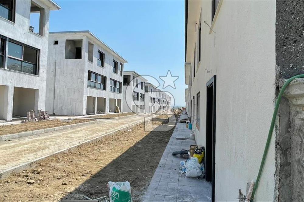 Villakent'te Havuzlu Sitede Satılık 2+1 Flat Daire