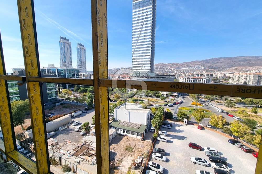 İZMİR MANSUROĞLU MAHALLESİNDE ŞEHİR MANZARALI 2+1 SATILIK DAİRE.