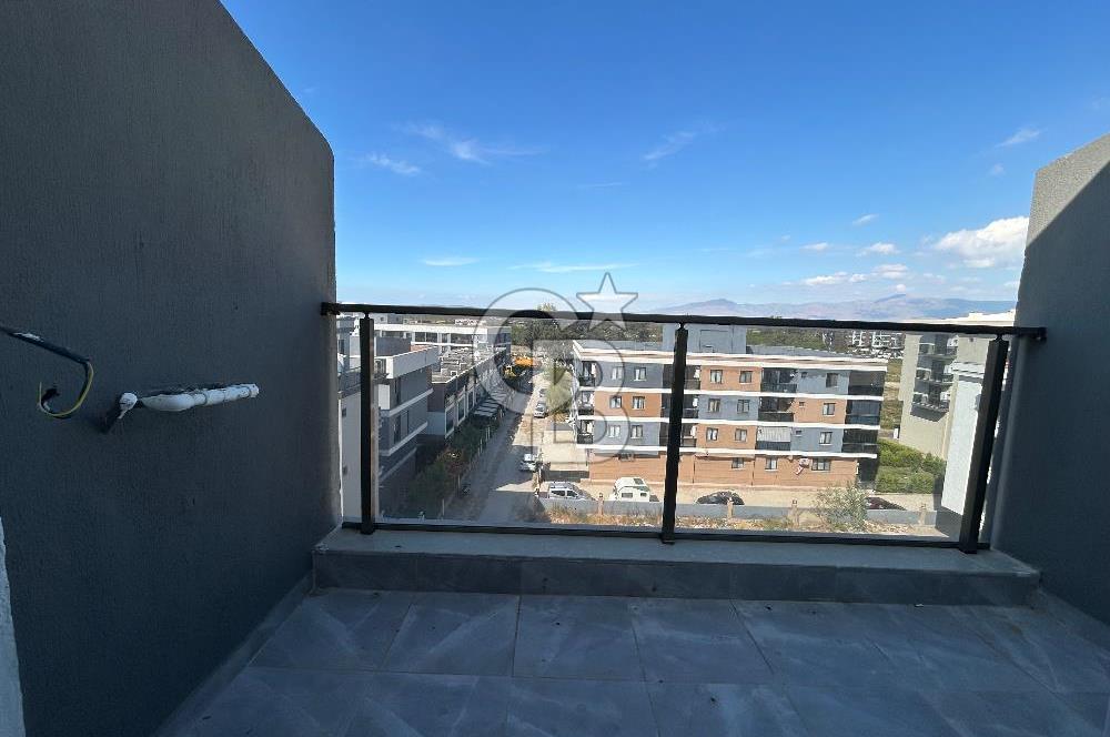 MENEMEN SEYREK ÖN CEPHE ÇATI DUBLEKS 1+1 SARILIK DAİRE