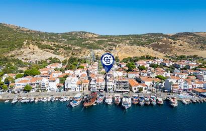 ESKİ FOÇA'DA SATILIK TARİHİ TESCİLLİ TAŞ BİNA