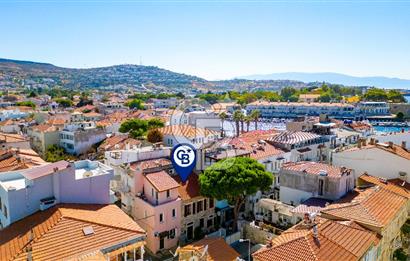 ESKİ FOÇA'DA SATILIK TARİHİ TESCİLLİ TAŞ BİNA