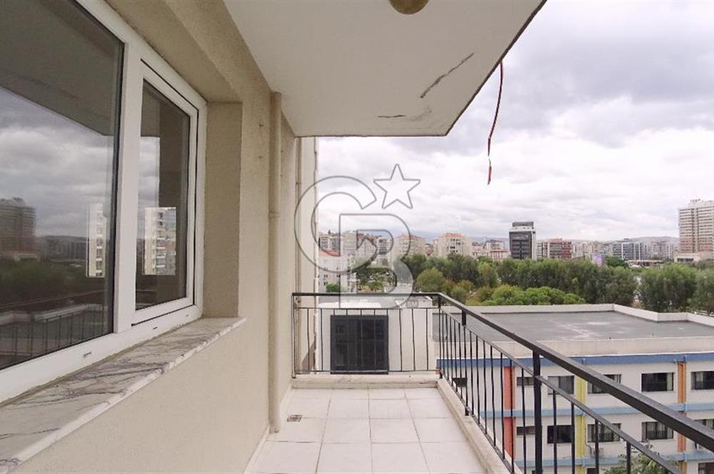 İzmir Karşıyaka İmbatlı Merkezi Konumlu Kiralık 3+1 100 m² Daire