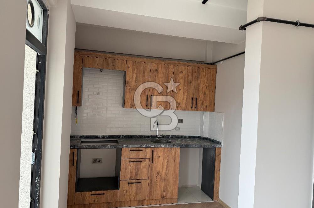 YUNUS EMRE CADDESİNDE SIFIR SATILIK 1+1 DAİRELER 