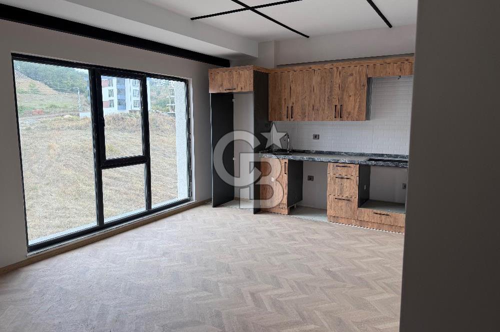 YUNUS EMRE CADDESİNDE SIFIR SATILIK 1+1 DAİRELER 