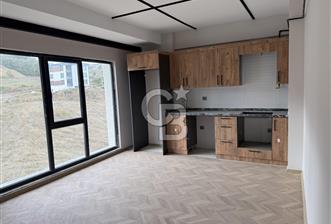 YUNUS EMRE CADDESİNDE SIFIR SATILIK 1+1 DAİRELER 