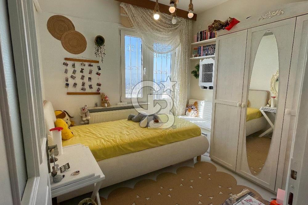 Bornova Atatürk Mahallesi Zümrütevlerde Eşyalı Kiralık 3+1 Villa
