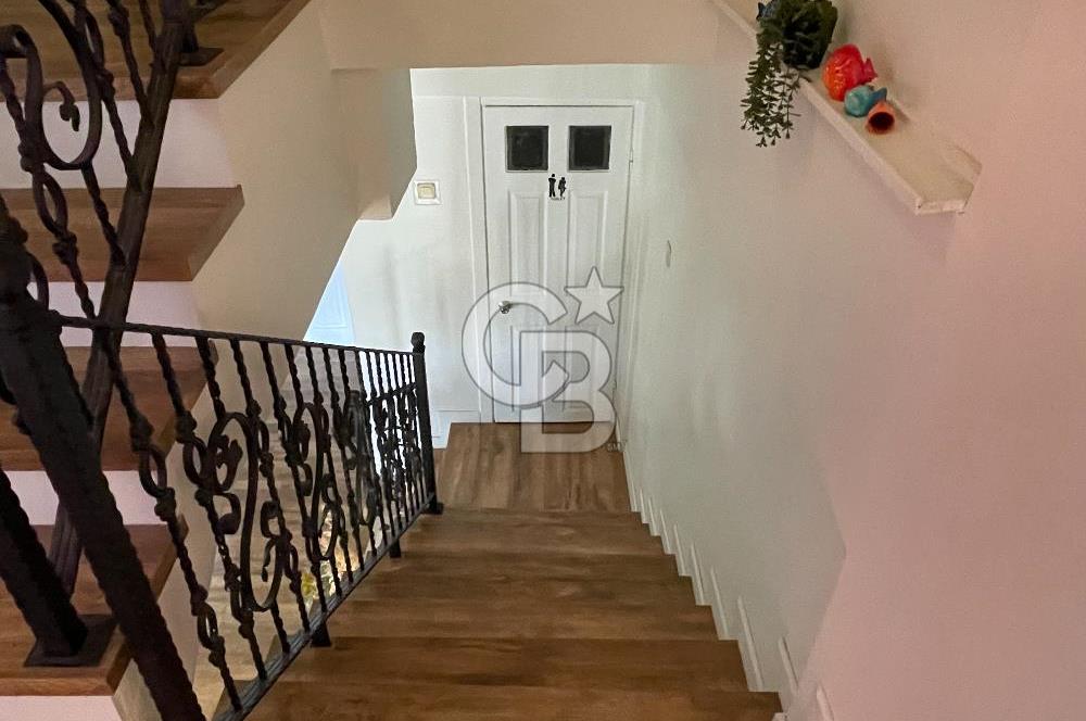 Bornova Atatürk Mahallesi Zümrütevlerde Eşyalı Kiralık 3+1 Villa