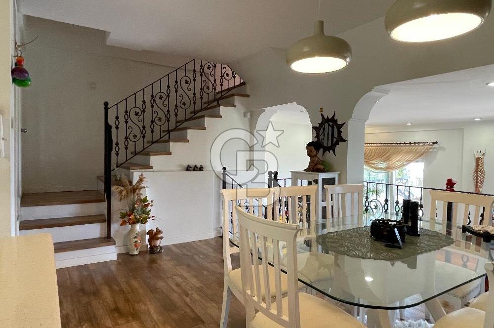 Bornova Atatürk Mahallesi Zümrütevlerde Eşyalı Kiralık 3+1 Villa