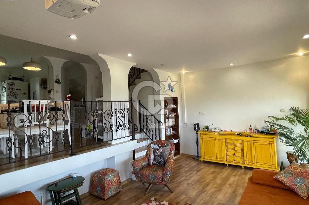 Bornova Atatürk Mahallesi Zümrütevlerde Eşyalı Kiralık 3+1 Villa