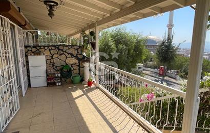 Bornova Atatürk Mahallesi Zümrütevlerde Eşyalı Kiralık 3+1 Villa