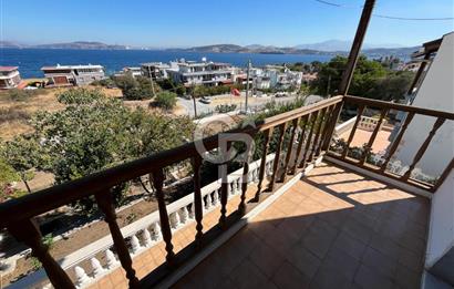 Panoramik Deniz Manzaralı 385 m2 Arsa İçerisinde Dubleks Villa