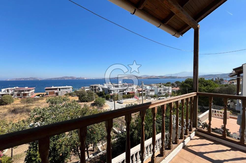 Panoramik Deniz Manzaralı 385 m2 Arsa İçerisinde Dubleks Villa
