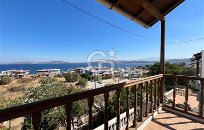 Panoramik Deniz Manzaralı 385 m2 Arsa İçerisinde Dubleks Villa